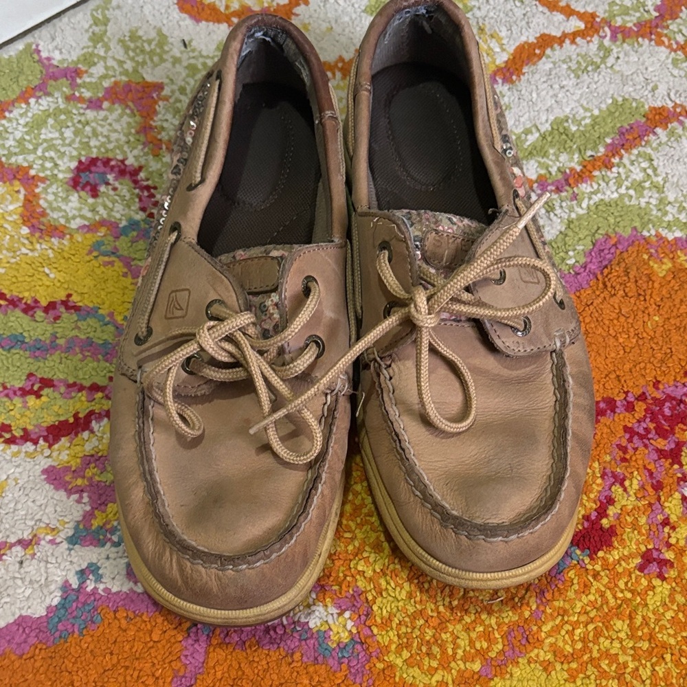 Women’s  Tan Sperrys